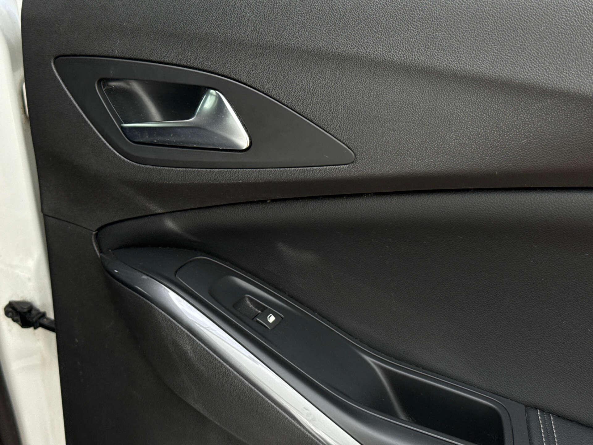 Vauxhall Grandland X view 30