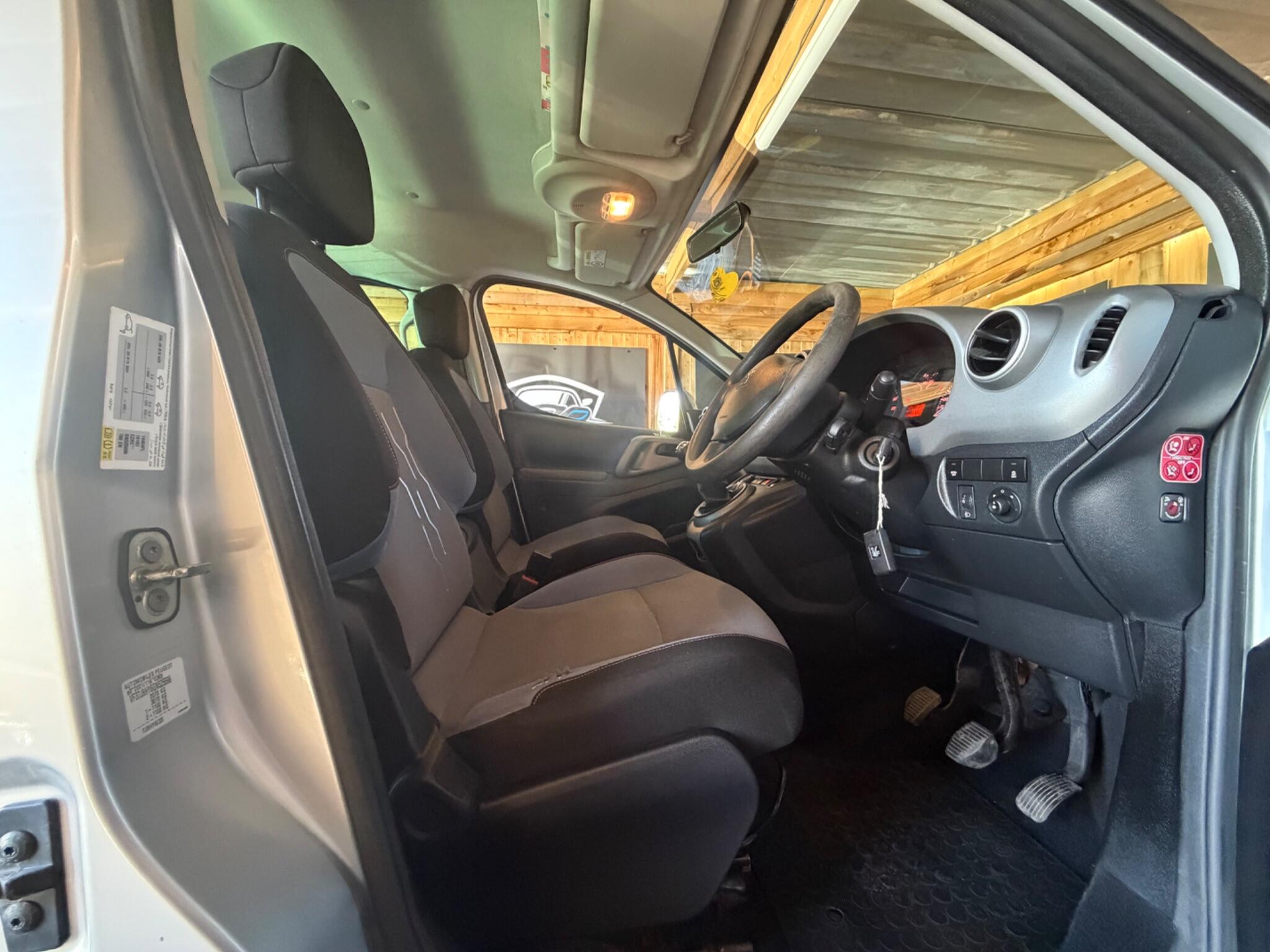 Peugeot Partner Tepee view 21