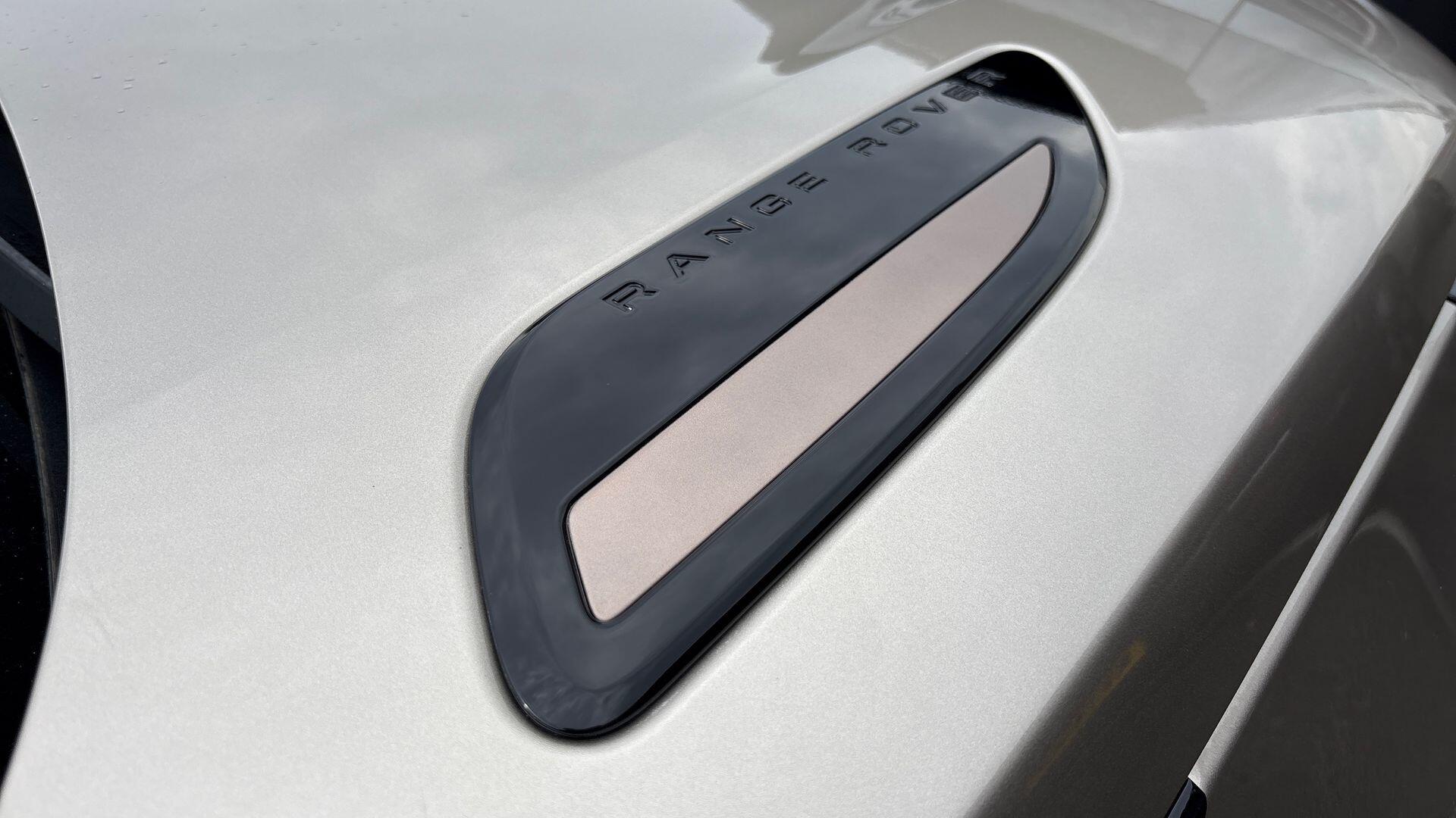 Land Rover Range Rover Velar view 25