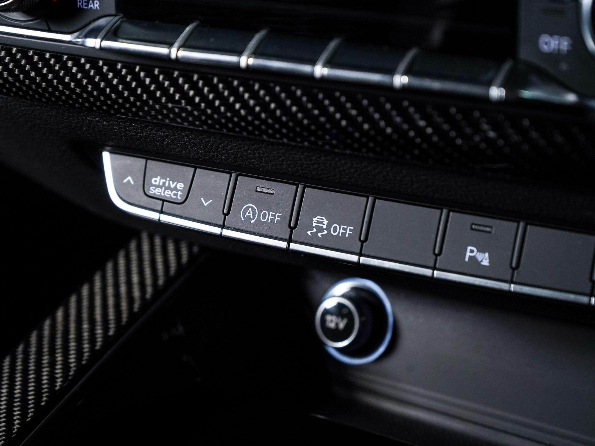 Audi RS4 view 19