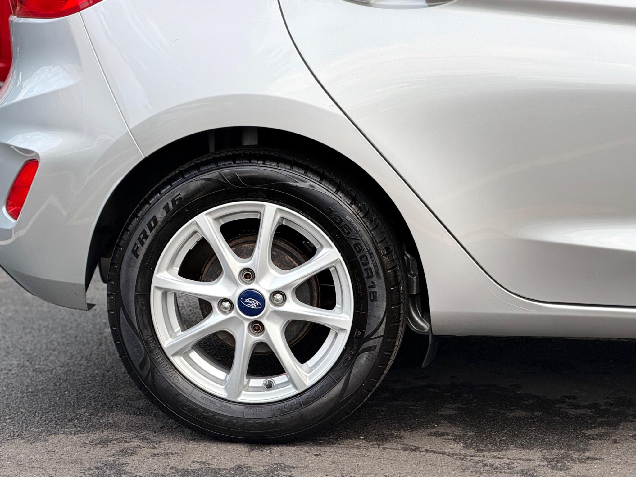 Ford Fiesta view 37