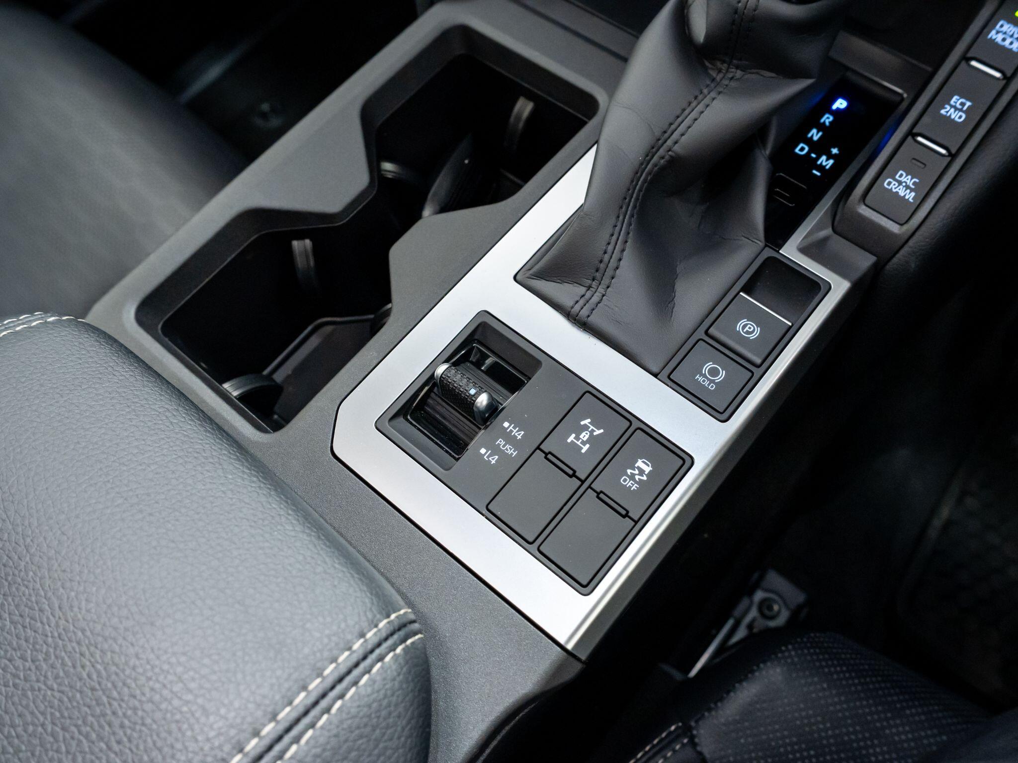 Toyota Land Cruiser view 49