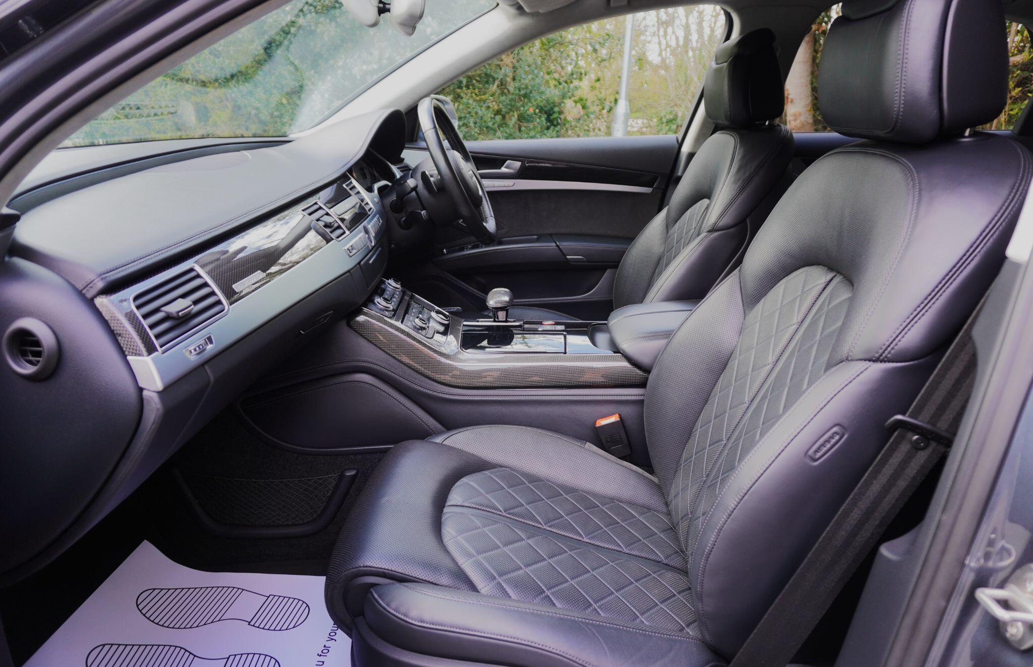 Audi S8 view 52