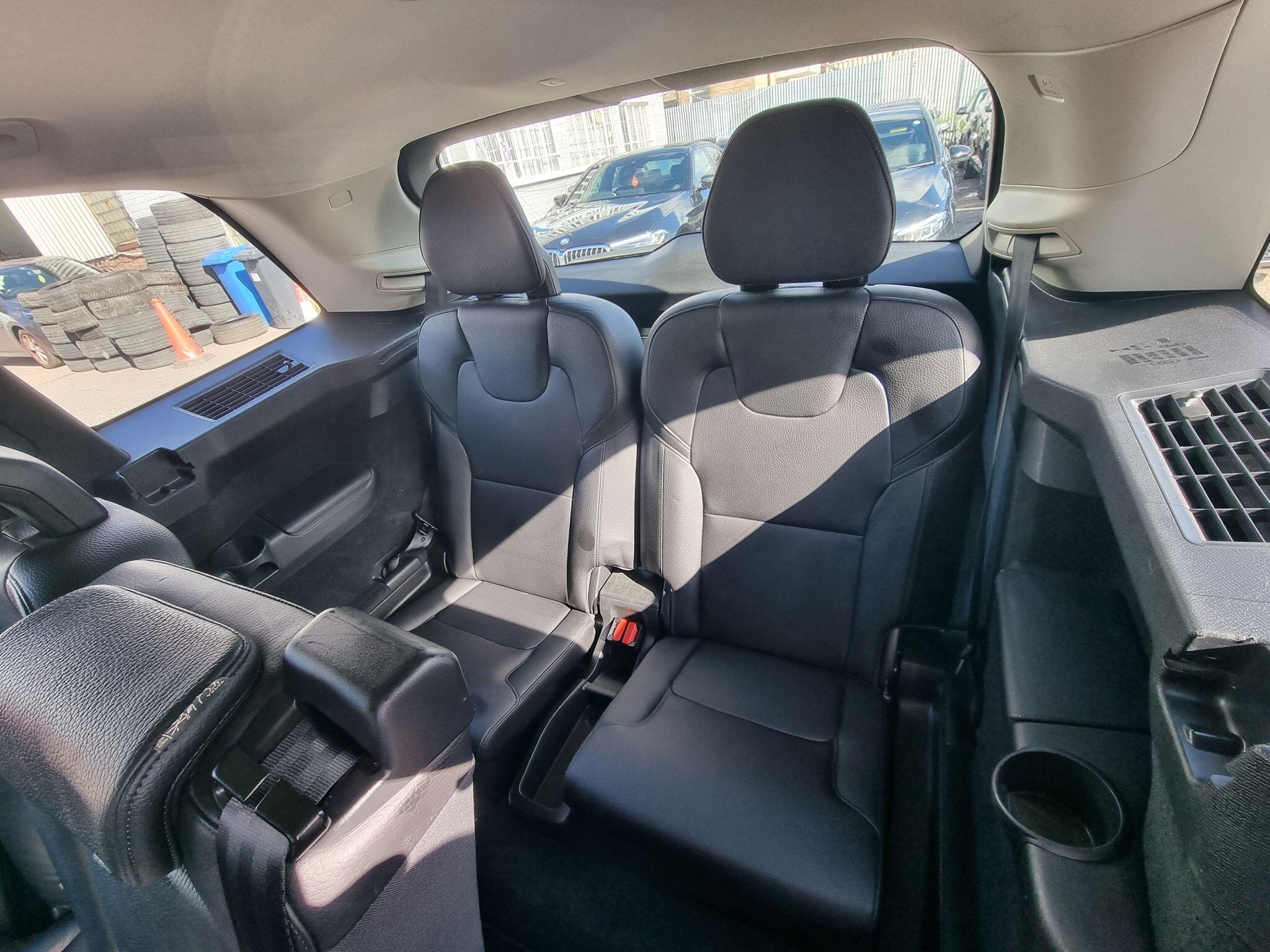 Volvo XC90 view 20
