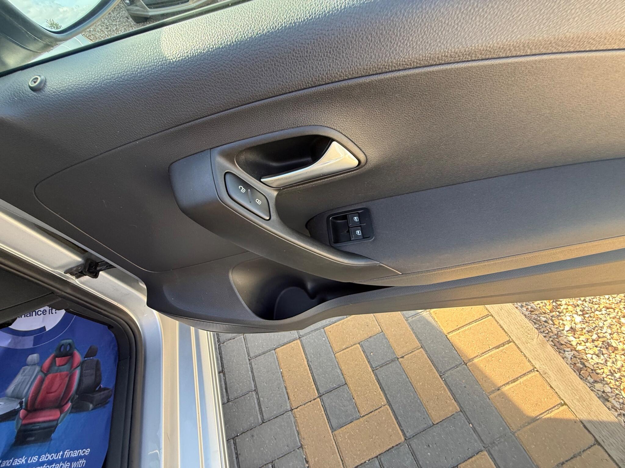 Volkswagen Polo view 28