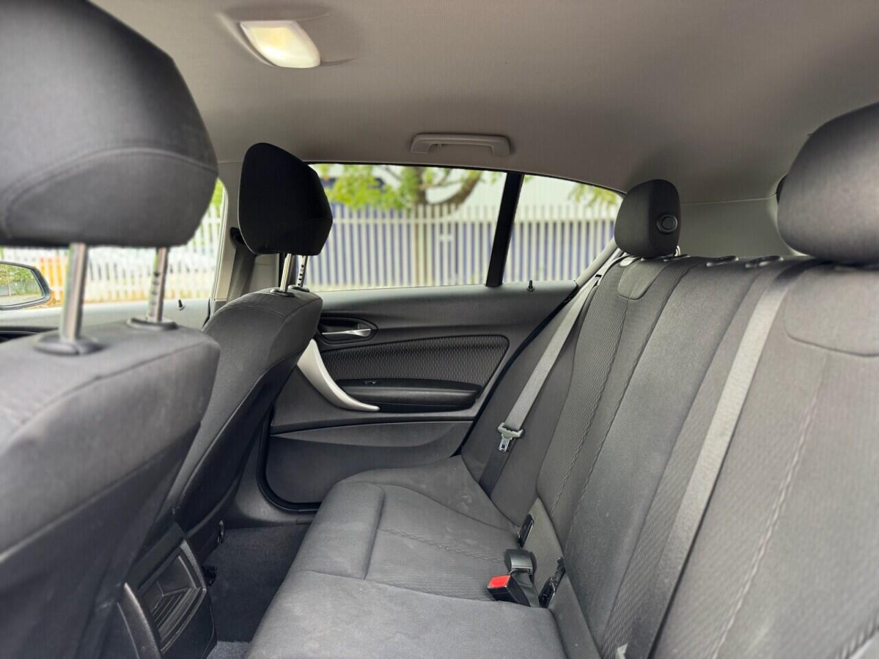BMW 1 Series view 32