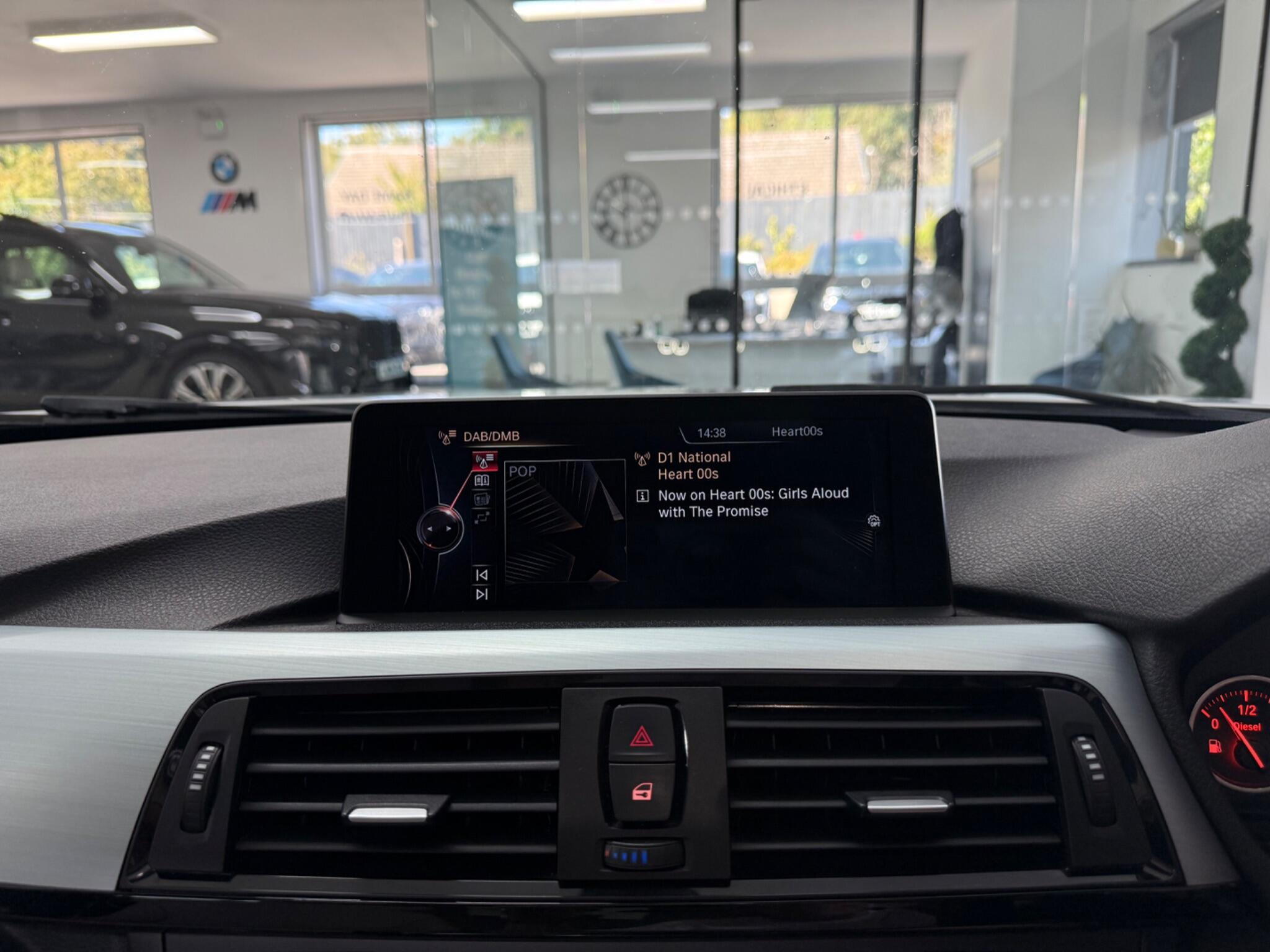 BMW 3 Series view 27