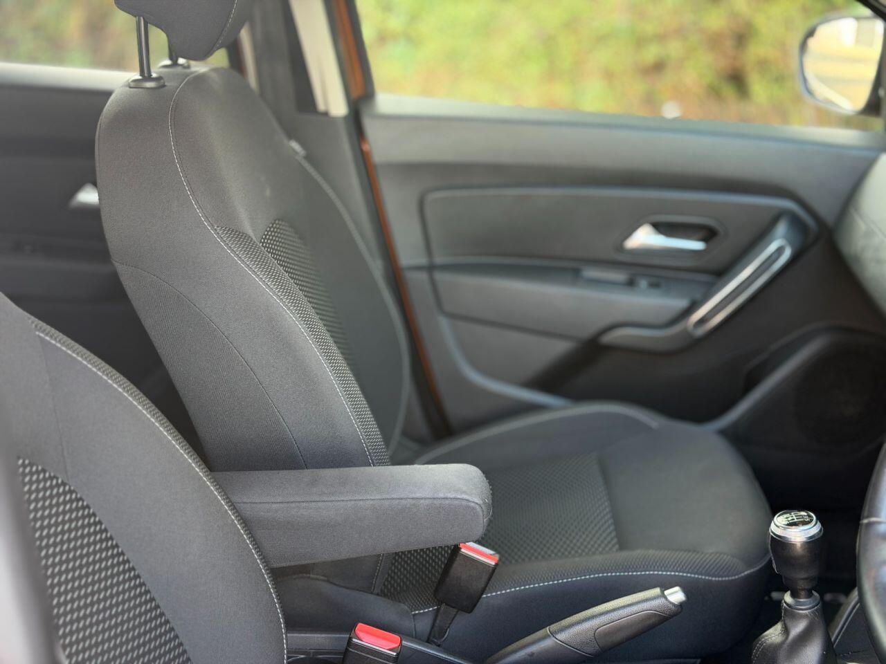 Dacia Duster view 90