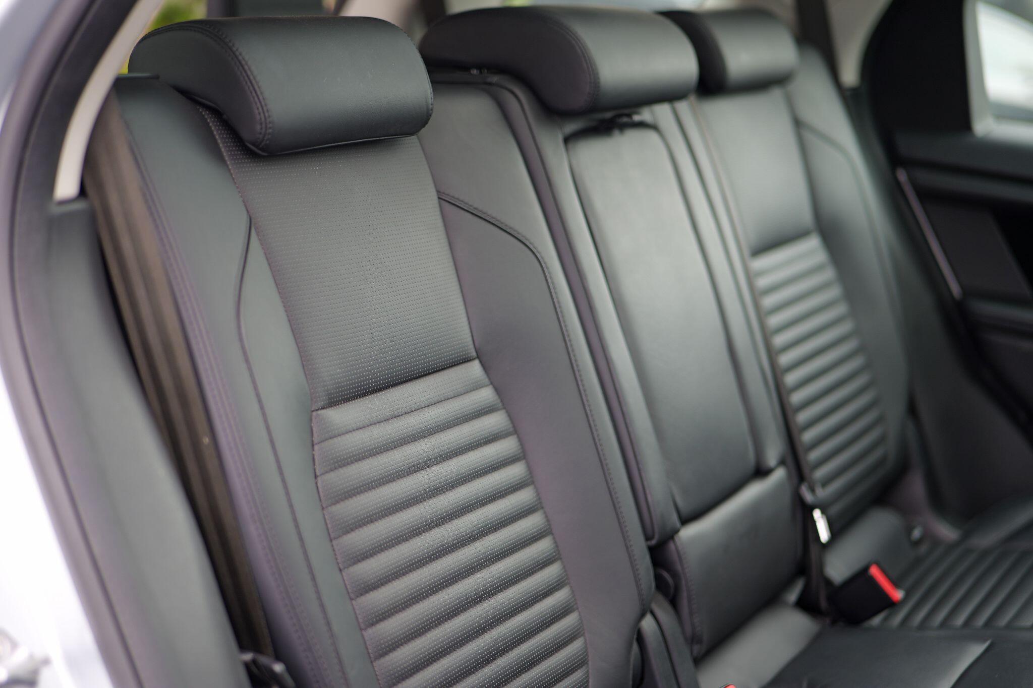 Land Rover Discovery Sport view 27