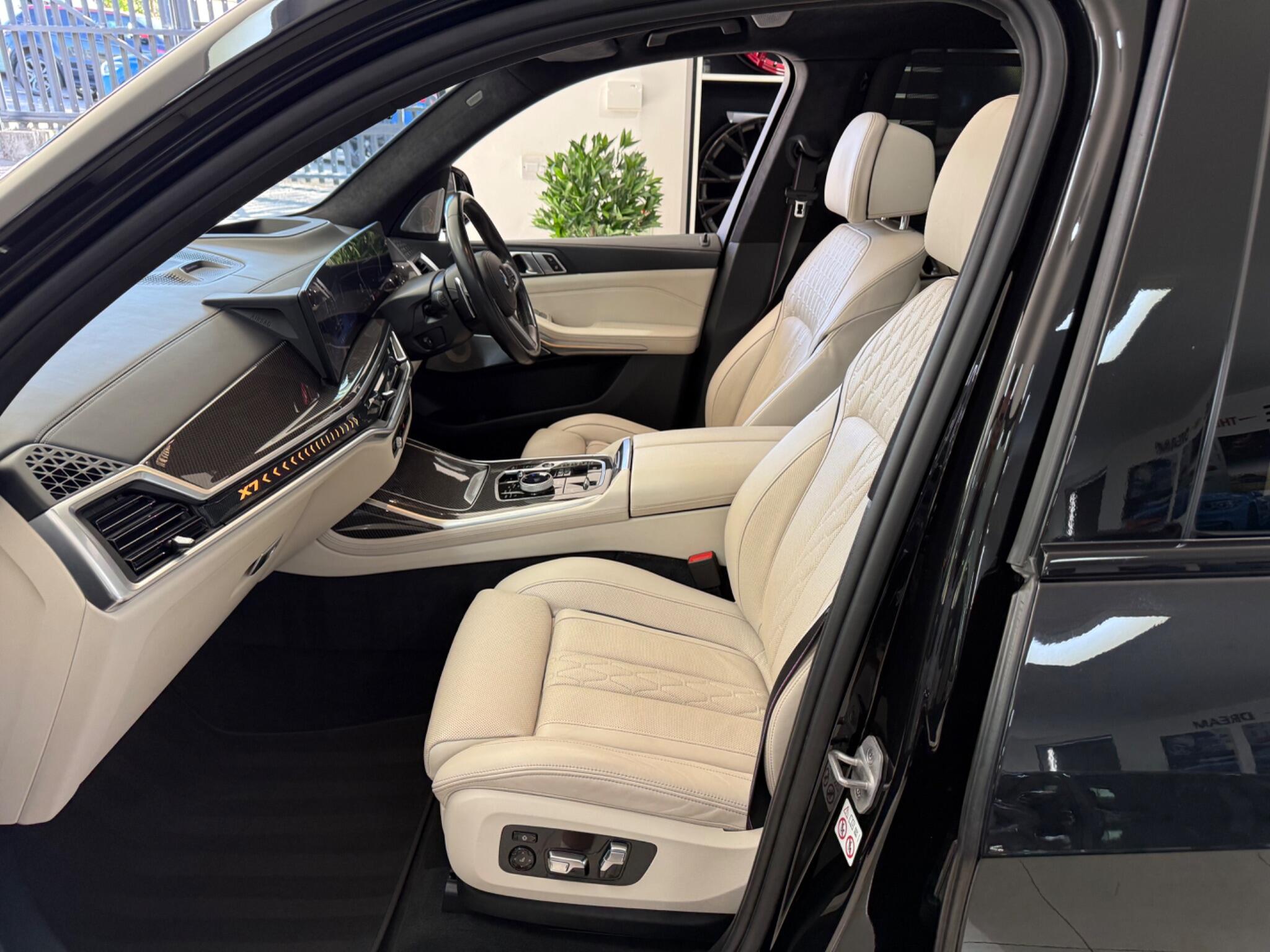 BMW X7 view 66
