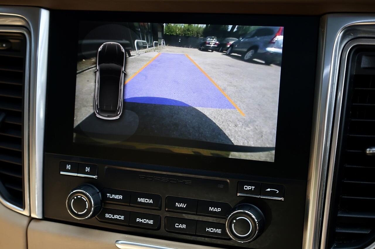 Porsche Macan view 13
