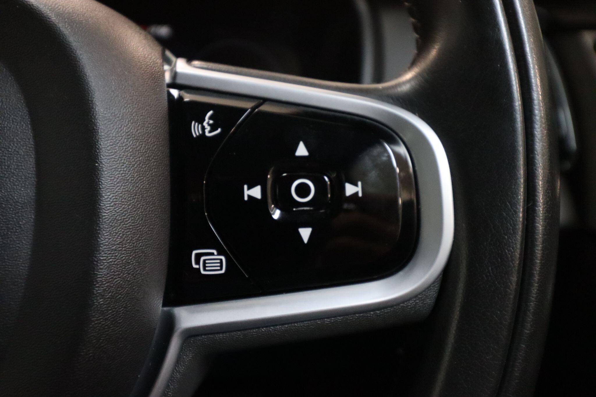 Volvo XC90 view 43