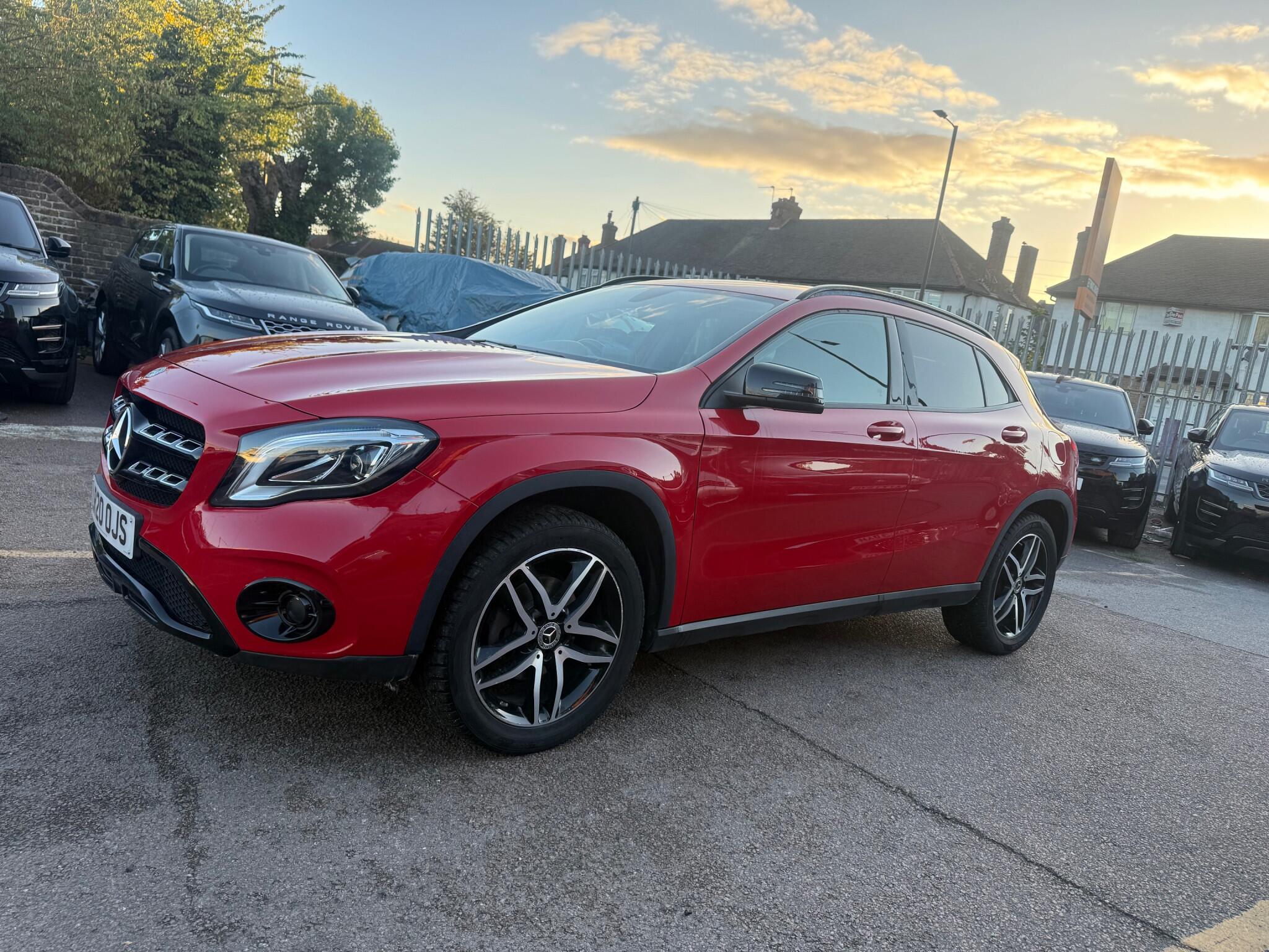 Mercedes-Benz GLA view 4