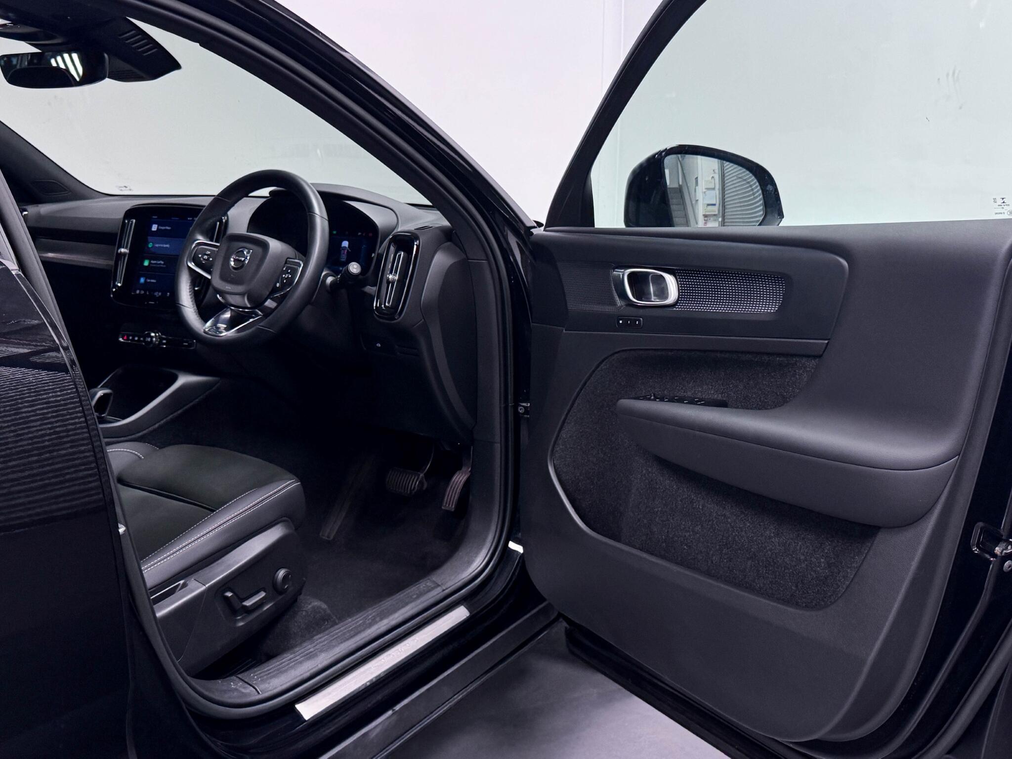 Volvo XC40 view 21