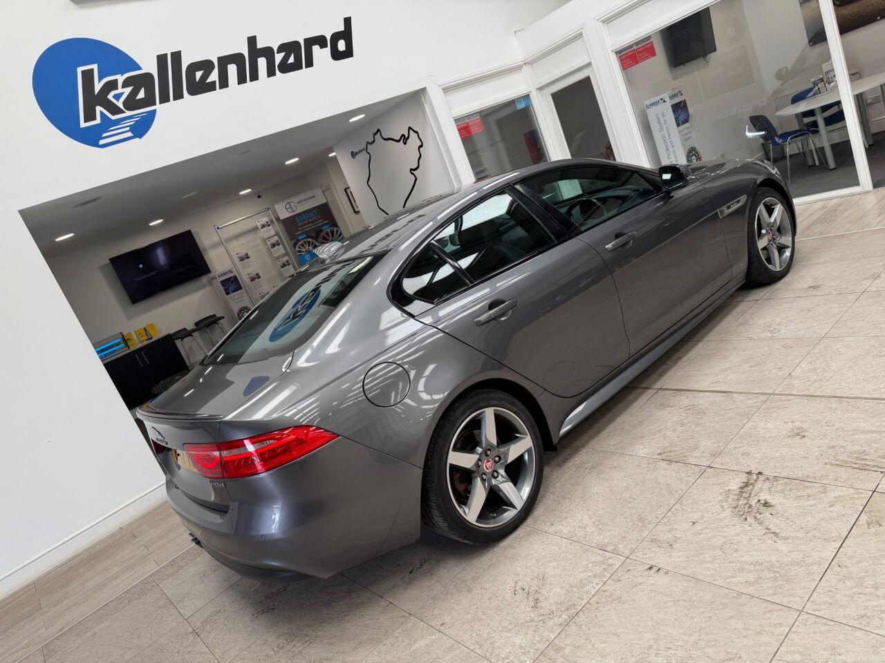 Jaguar Xe view 23