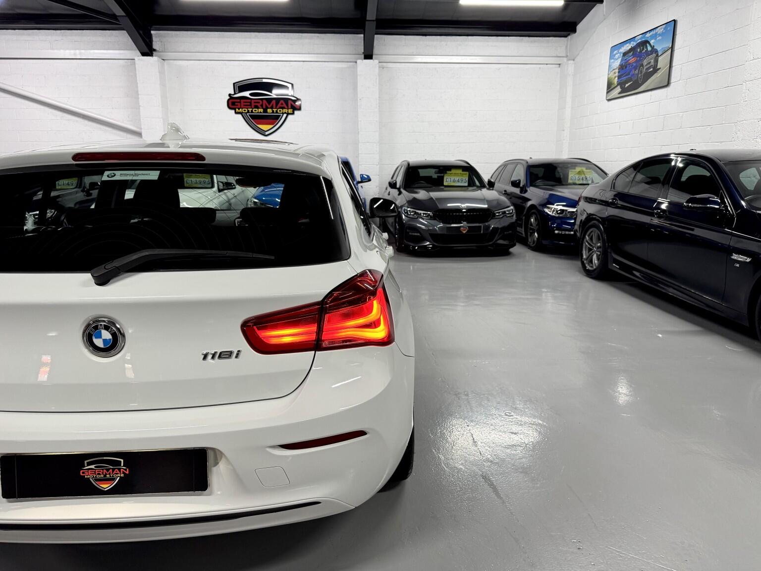 BMW 1 Series view 29