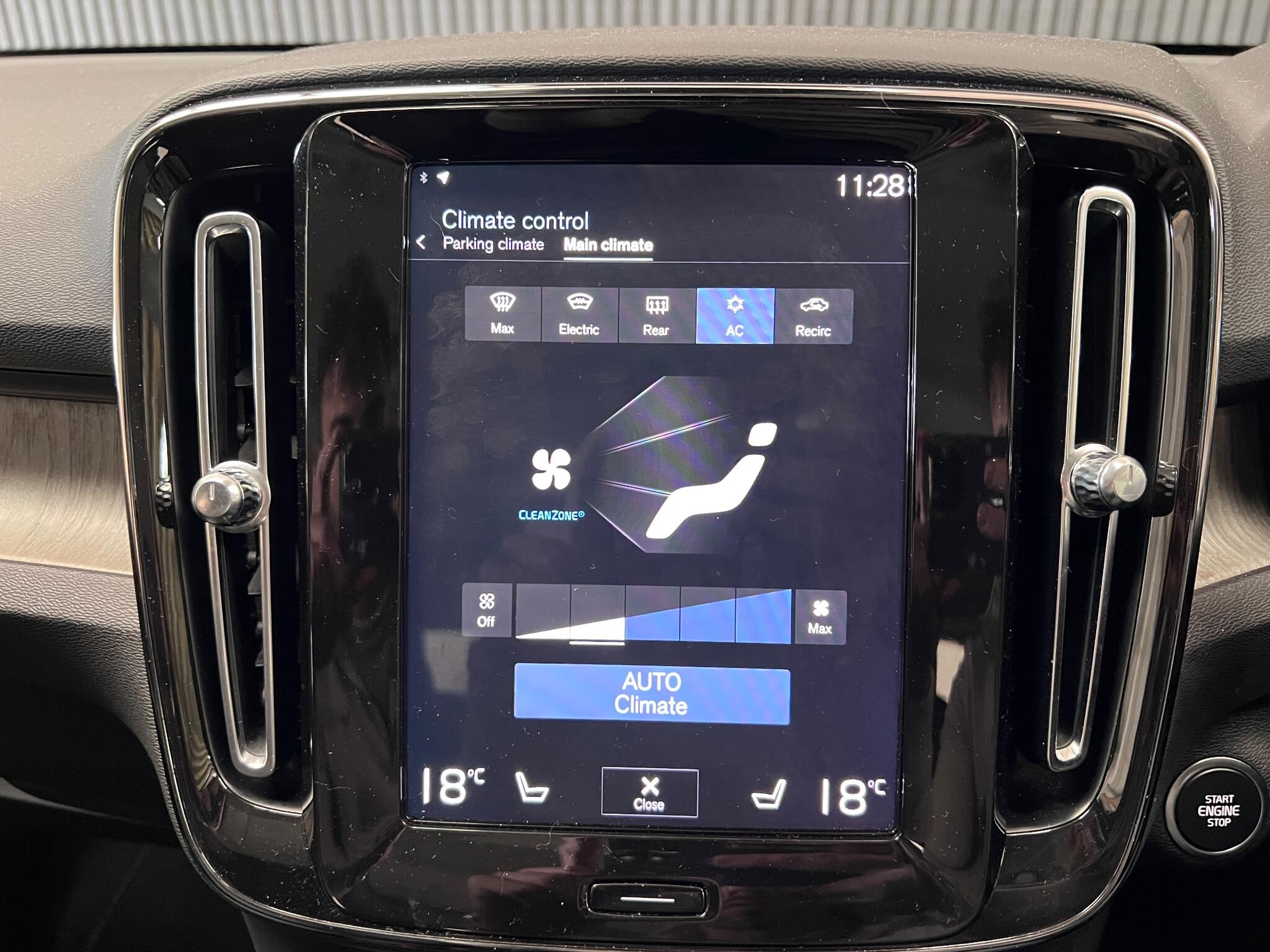 Volvo XC40 view 35
