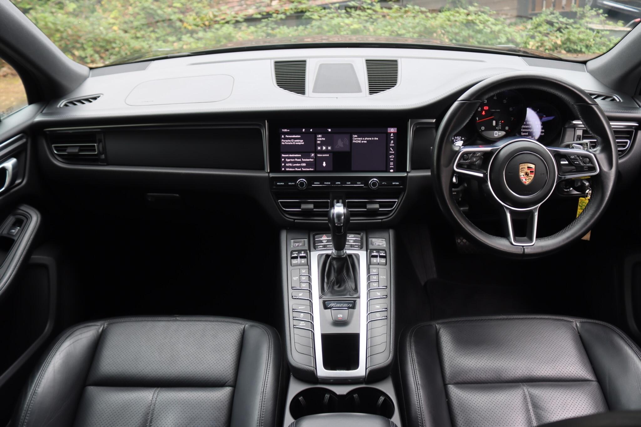 Porsche Macan view 56