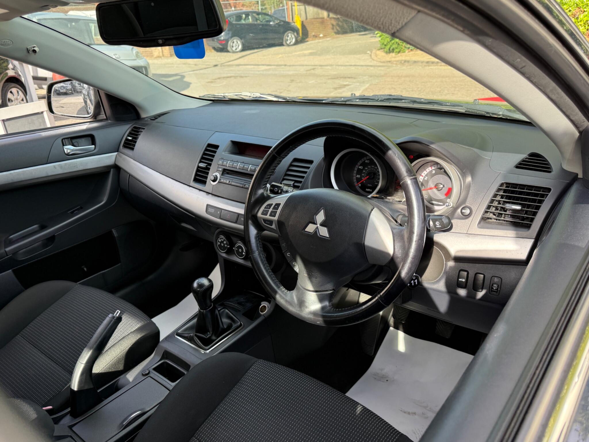 Mitsubishi Lancer - Image 3