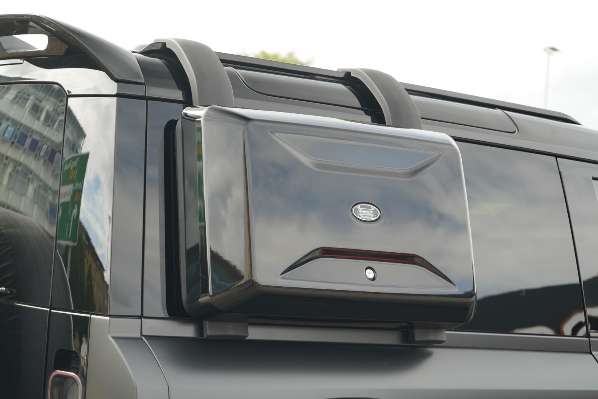 Land Rover Defender 90 view 35
