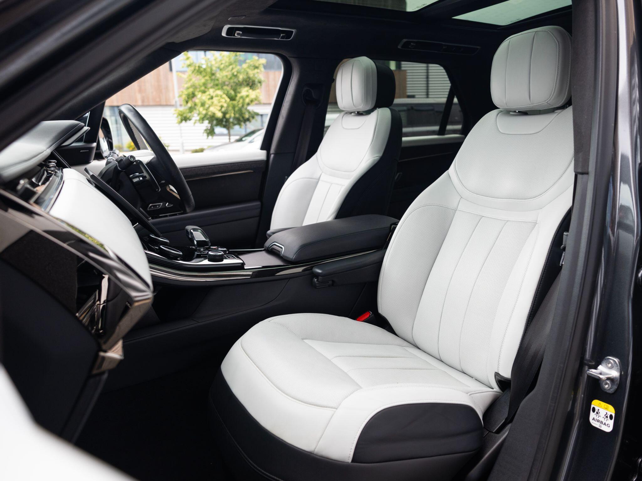Land Rover Range Rover Sport view 32