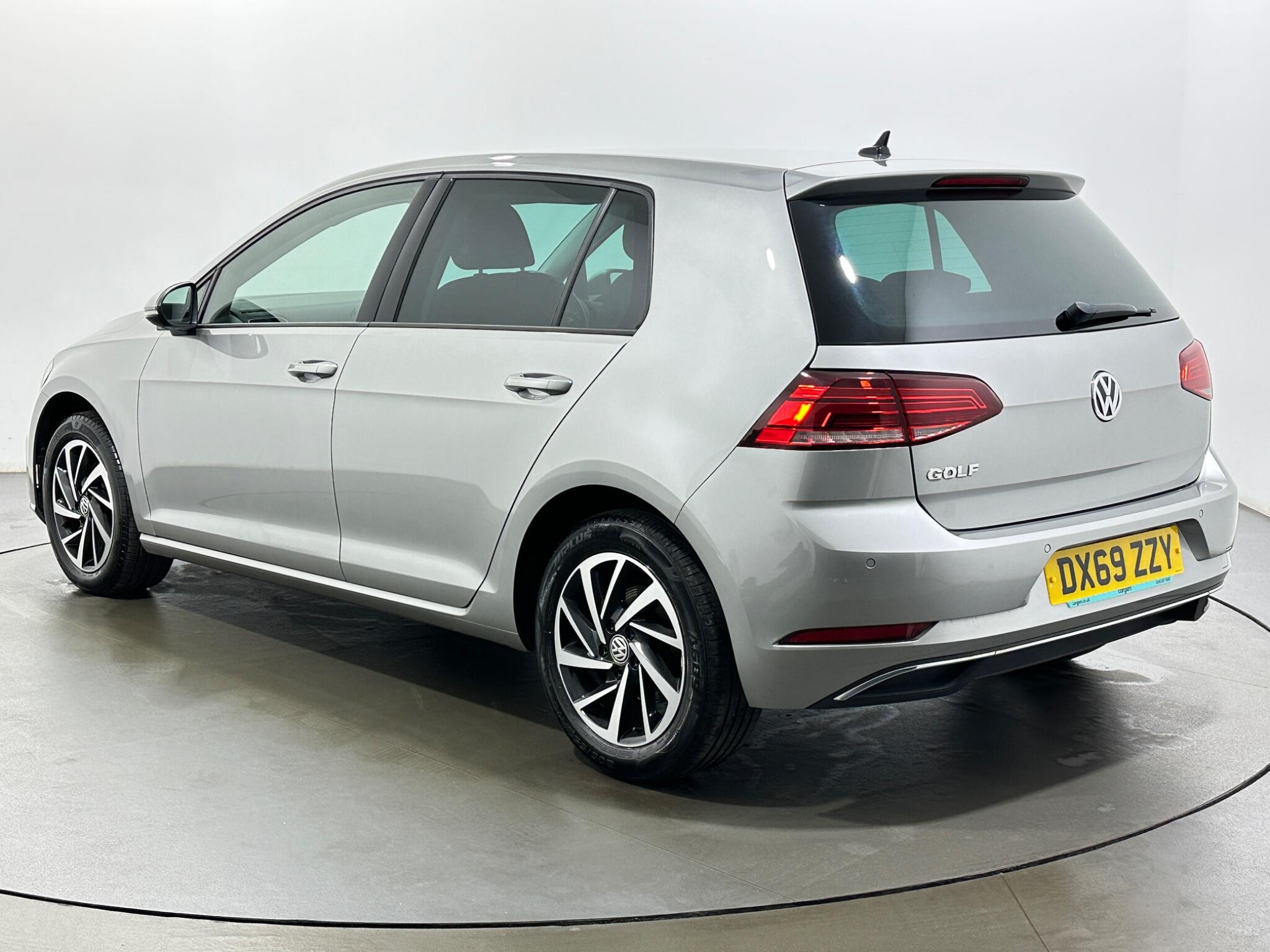 Volkswagen Golf view 6