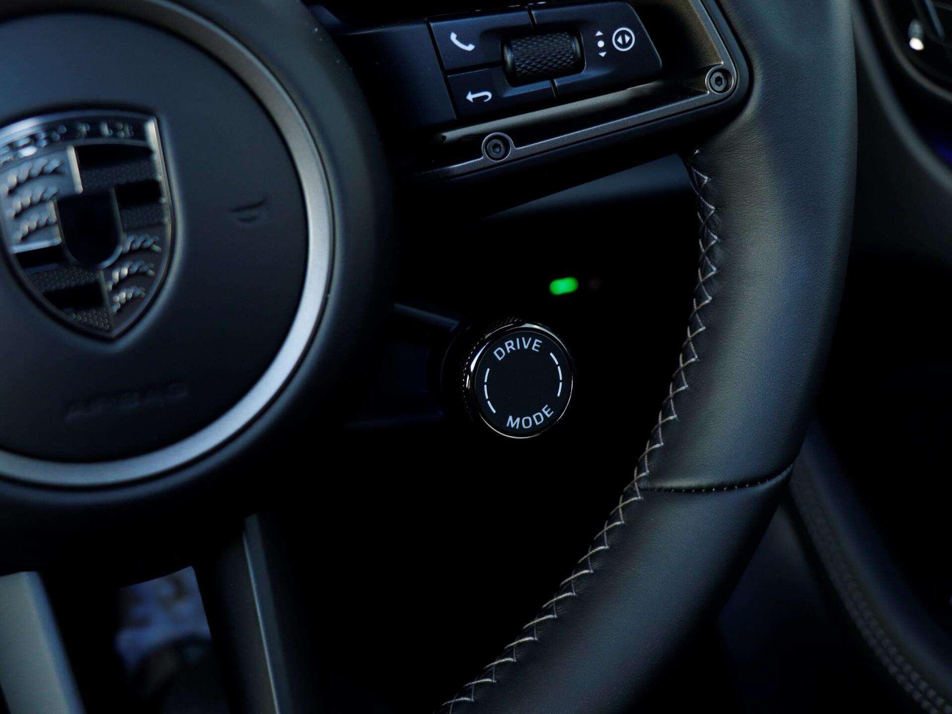 Porsche Macan view 19