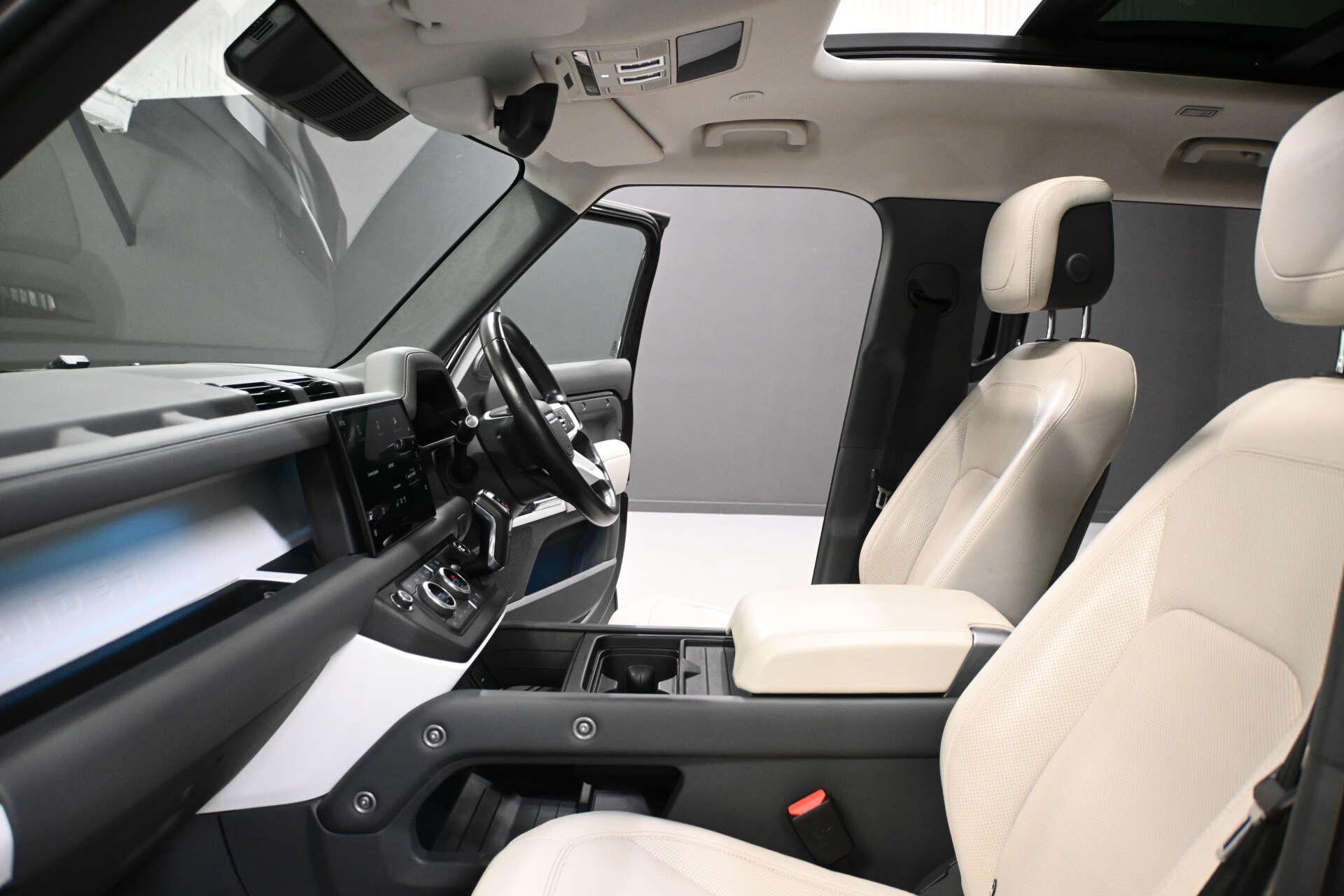 Land Rover Defender view 13