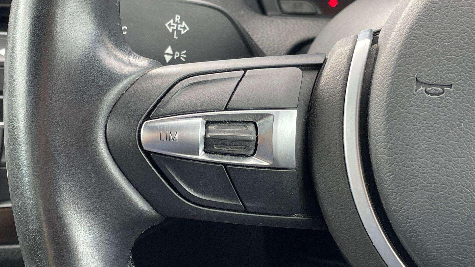 BMW 2 Series view 21