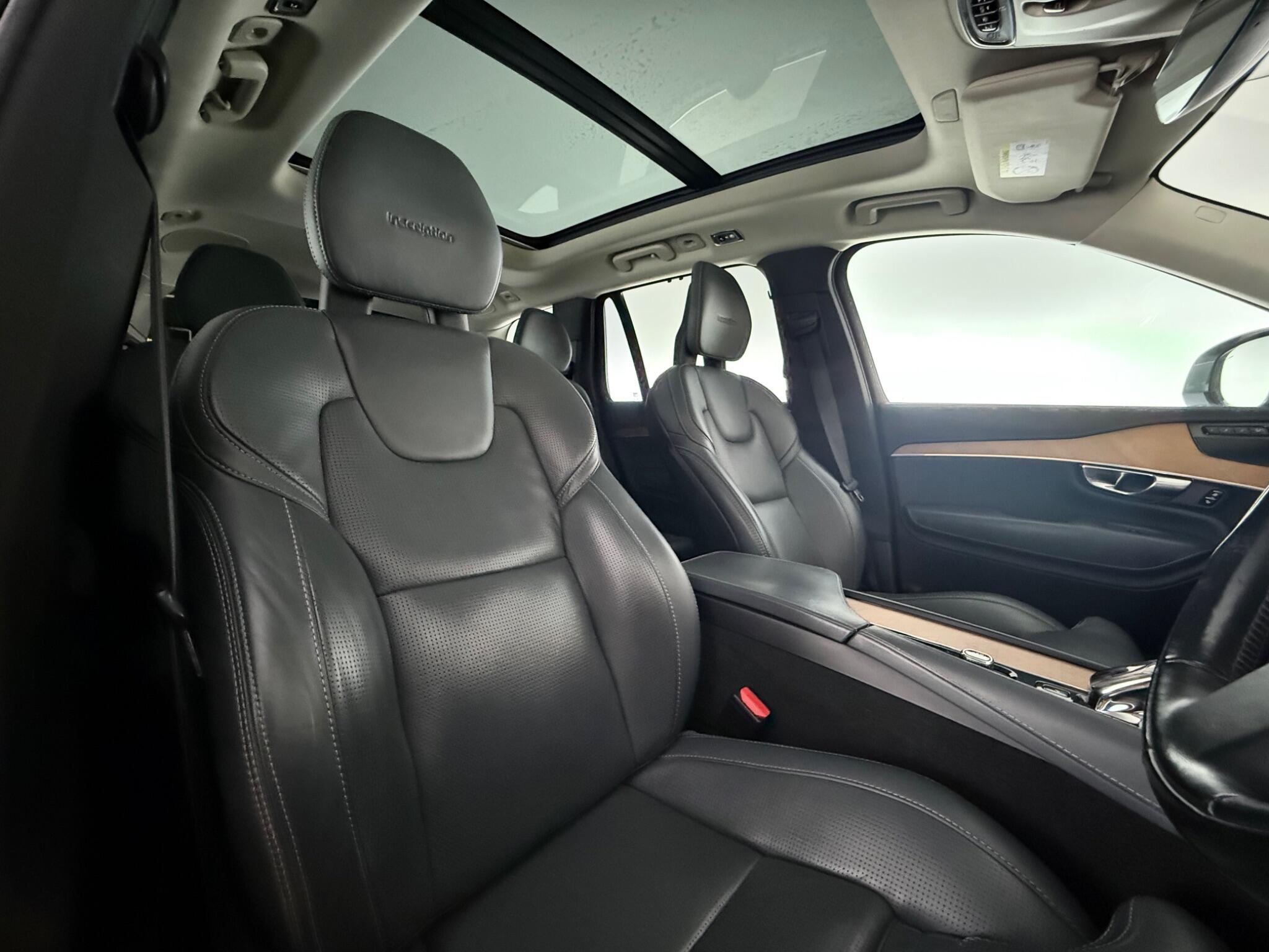 Volvo XC90 view 30