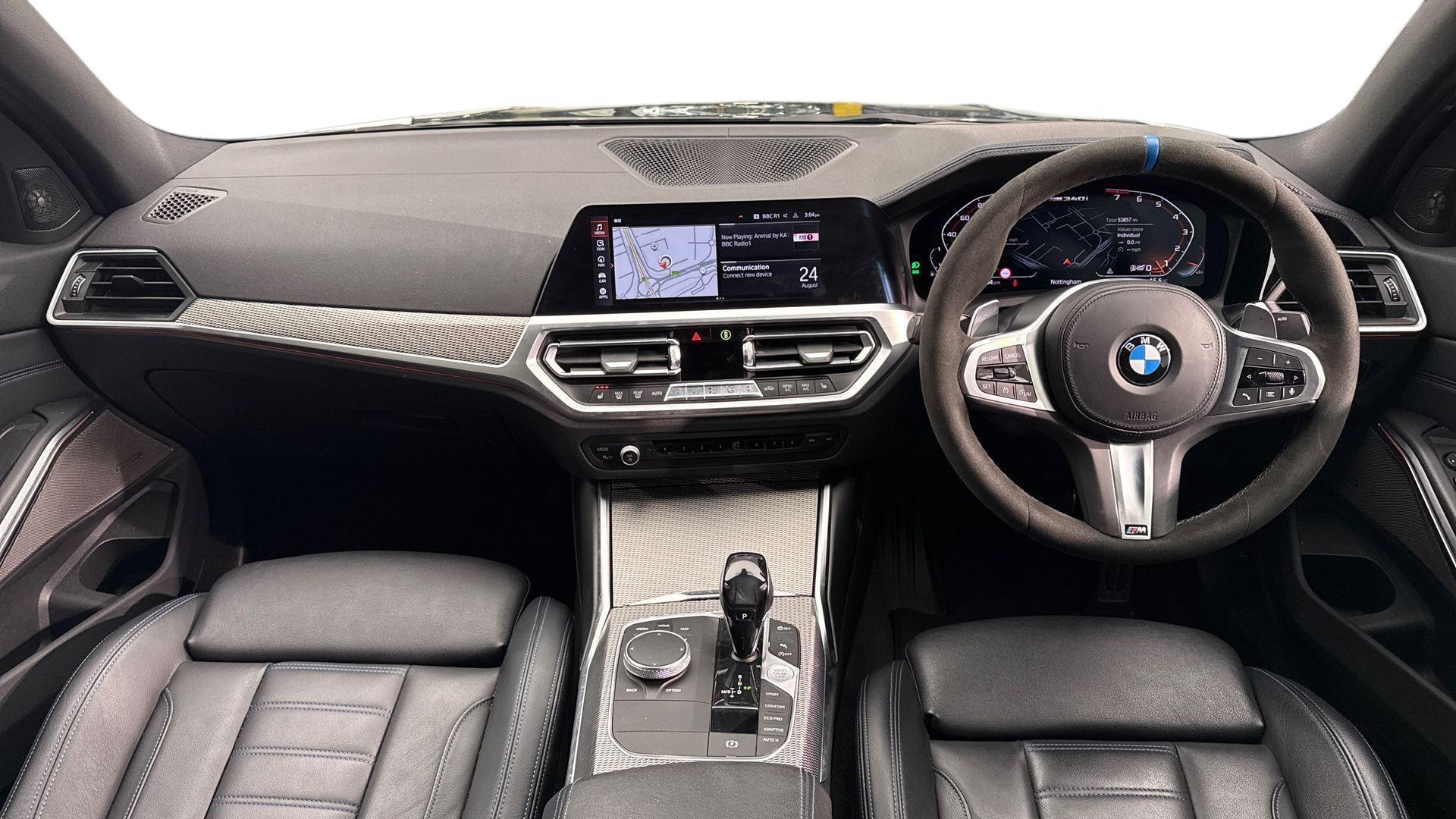 BMW 3 Series view 4