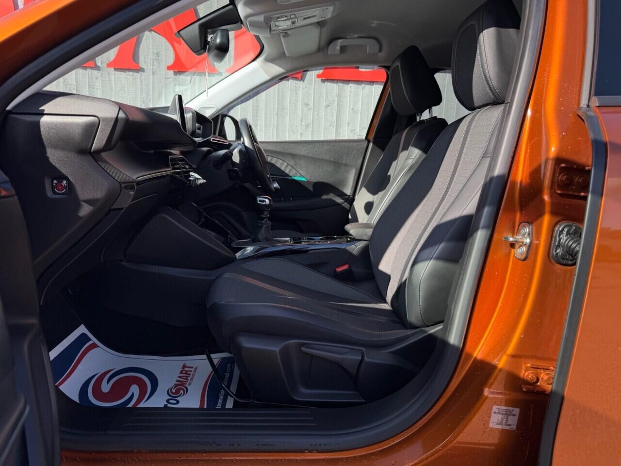 Peugeot 2008 view 17
