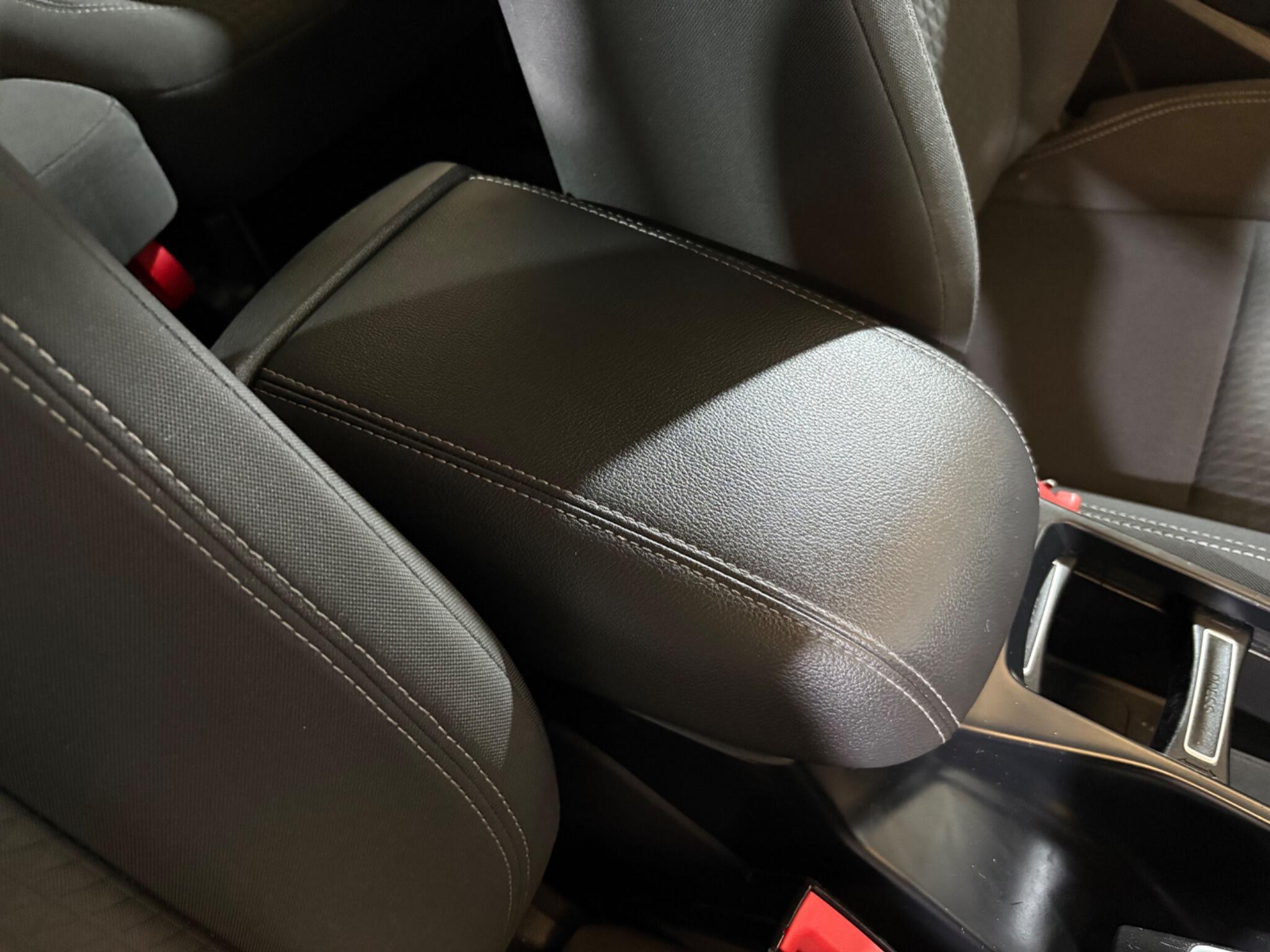 Ford Grand C-Max view 17