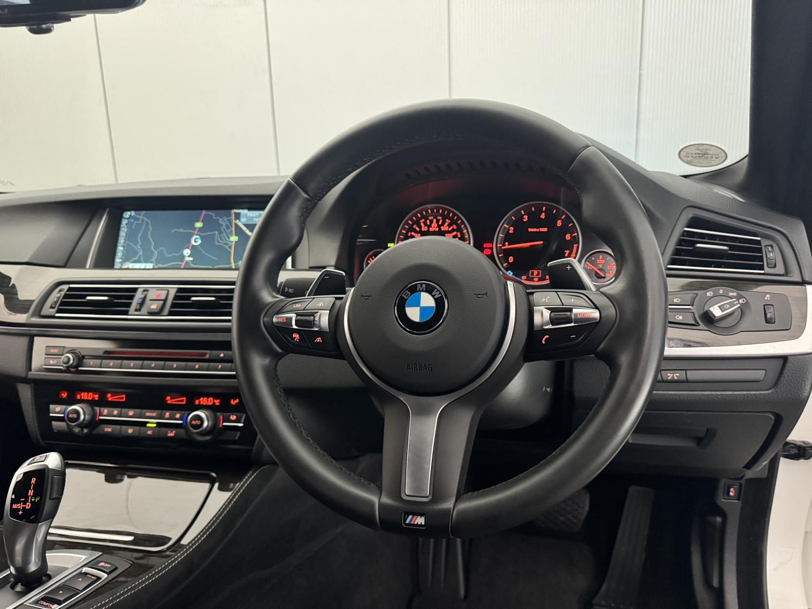 BMW 5 Series view 60