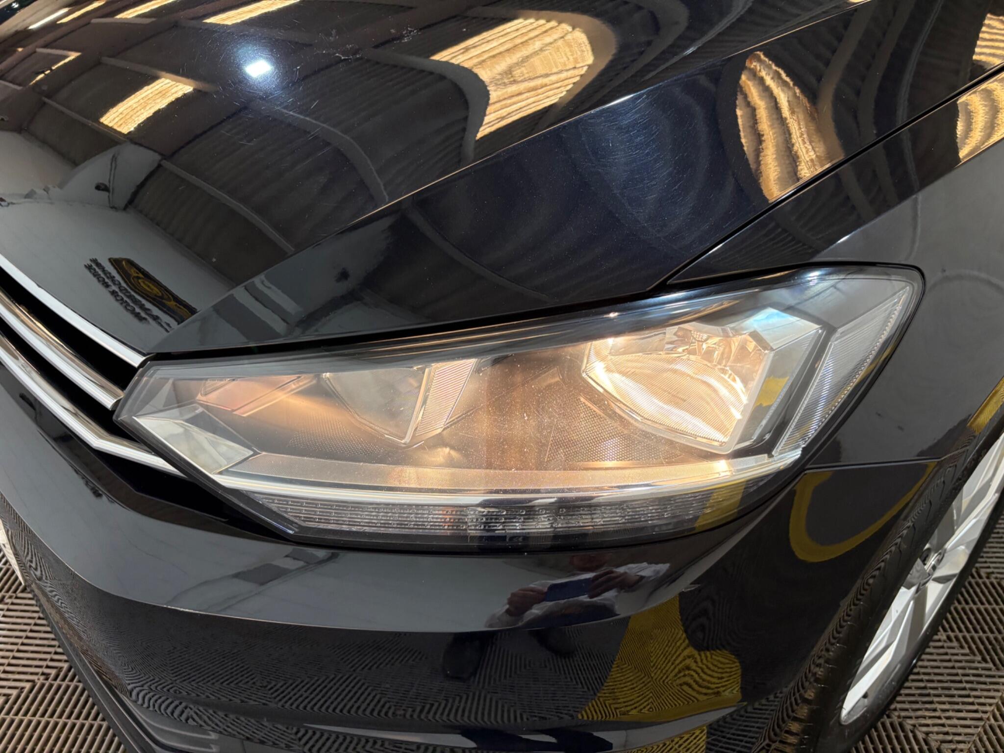 Volkswagen Touran view 32