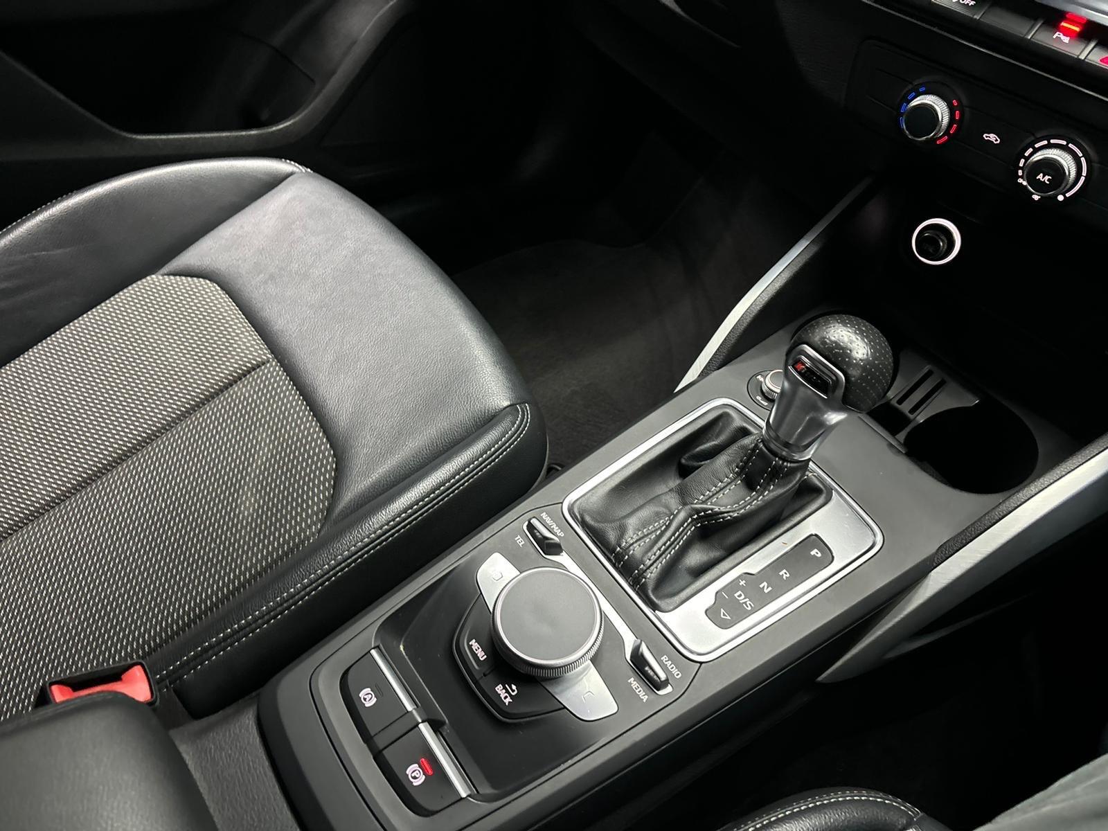 Audi Q2 view 12