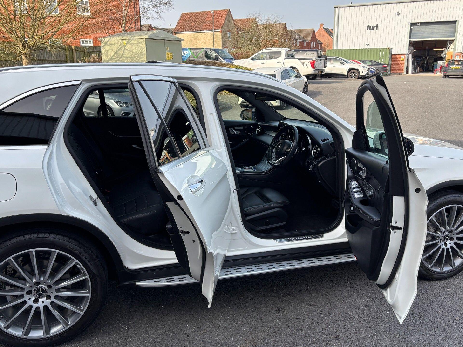 Mercedes-Benz GLC view 21