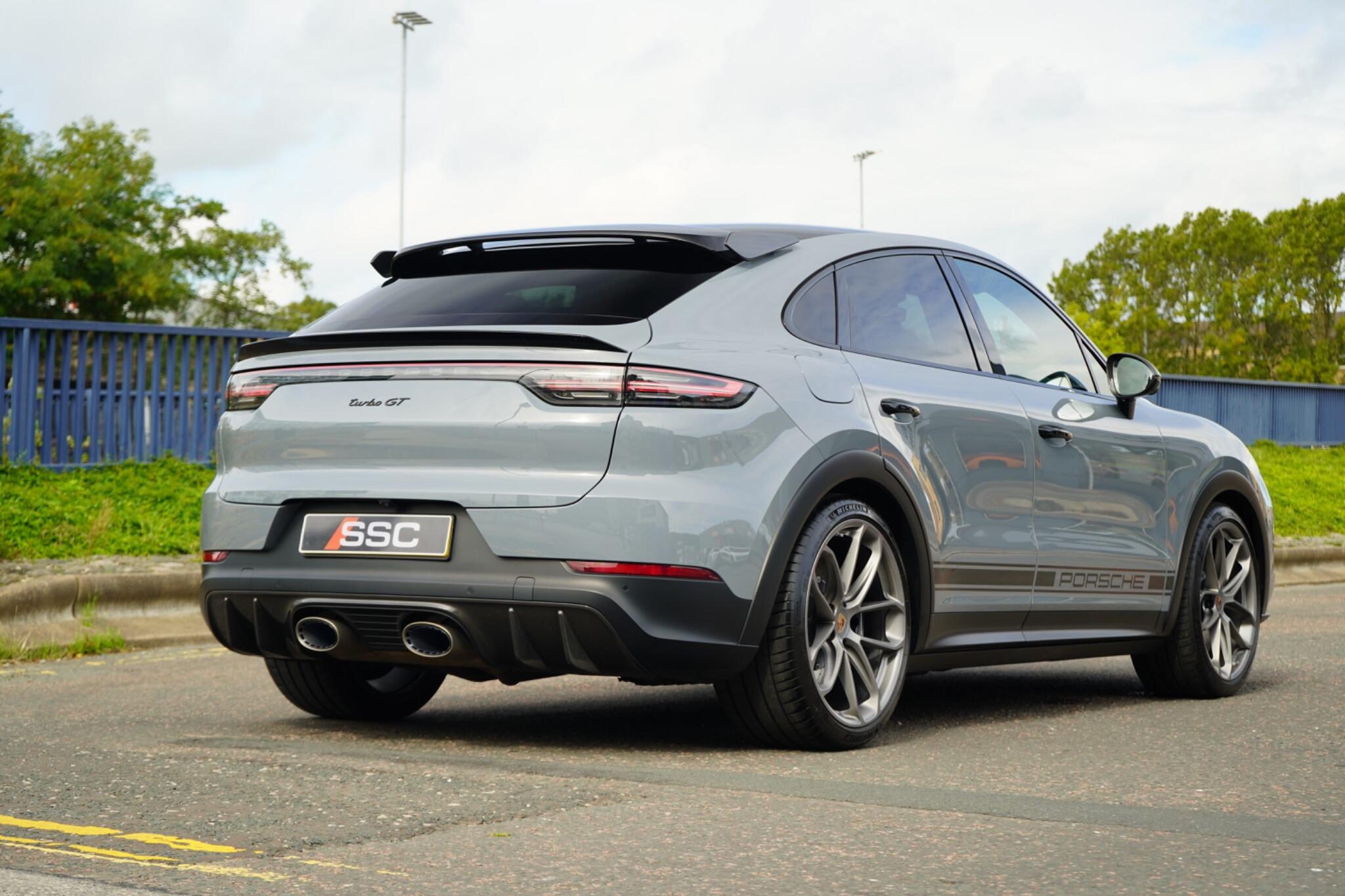 Porsche Cayenne view 16