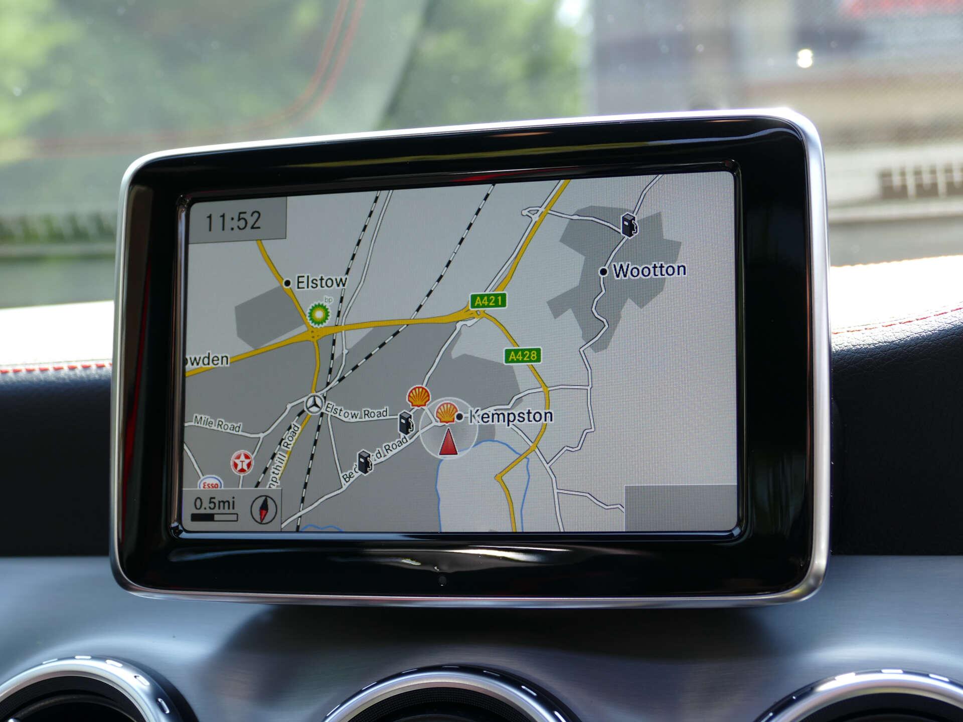 Mercedes-Benz Gla view 30