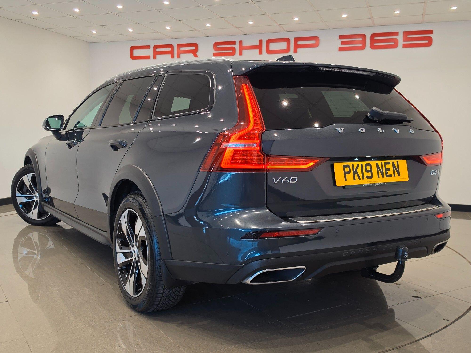 Volvo V60 Cross Country view 14