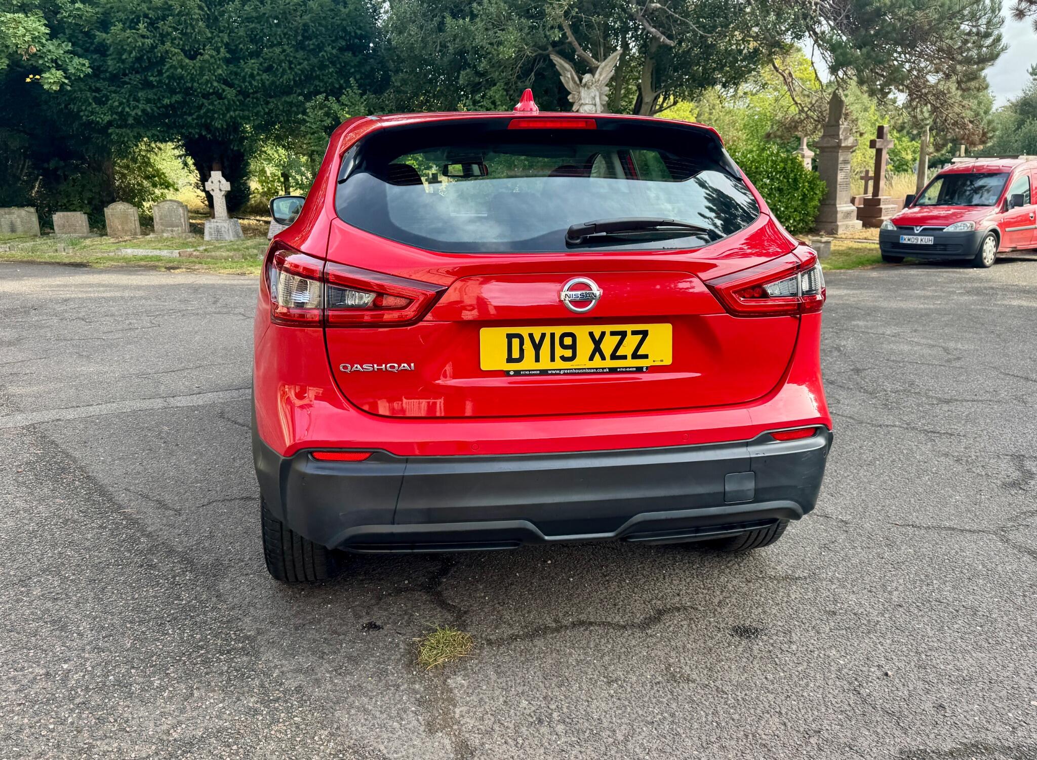 Nissan Qashqai view 18