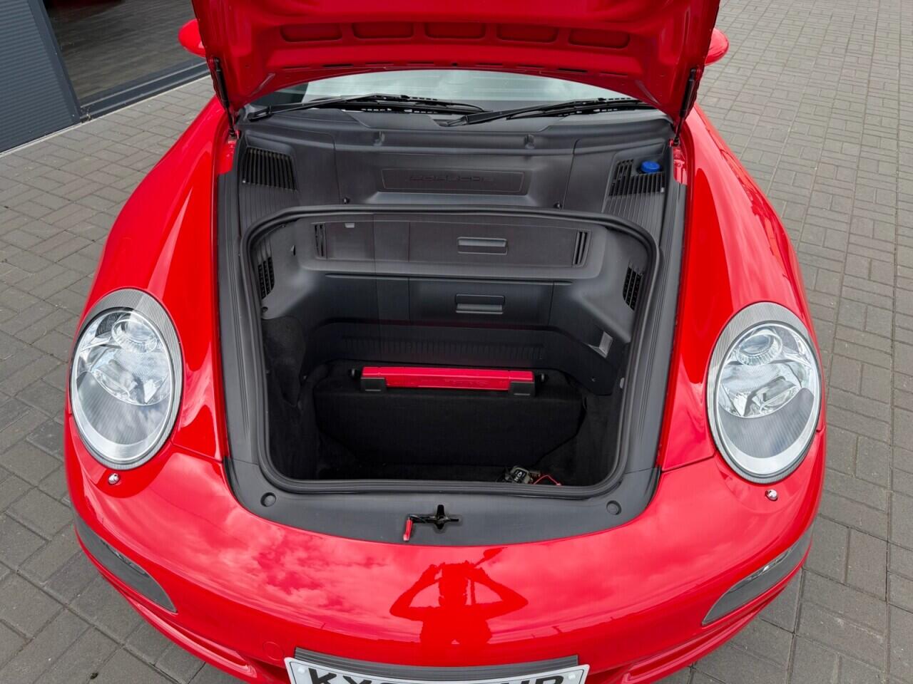 Porsche 911 view 38