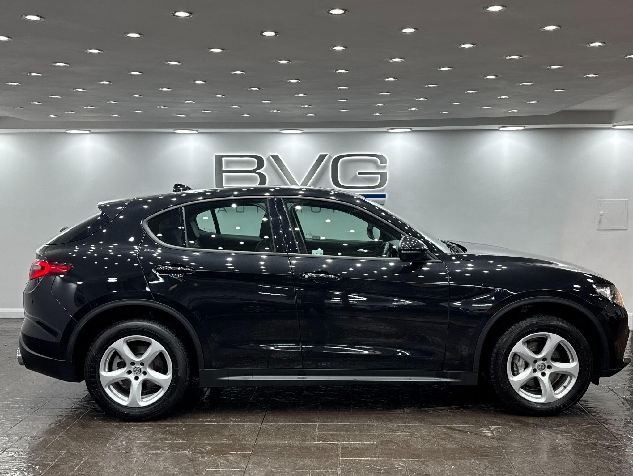 Alfa Romeo Stelvio view 11