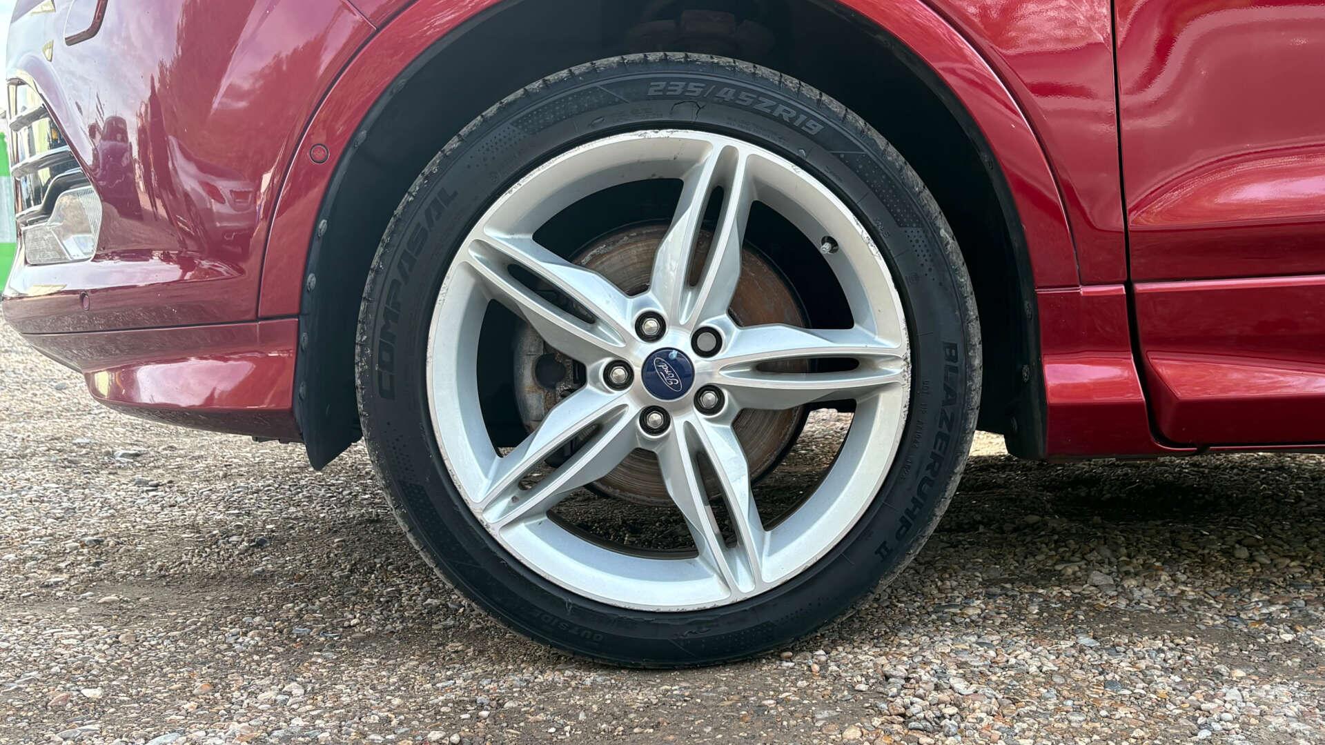 Ford Kuga view 42