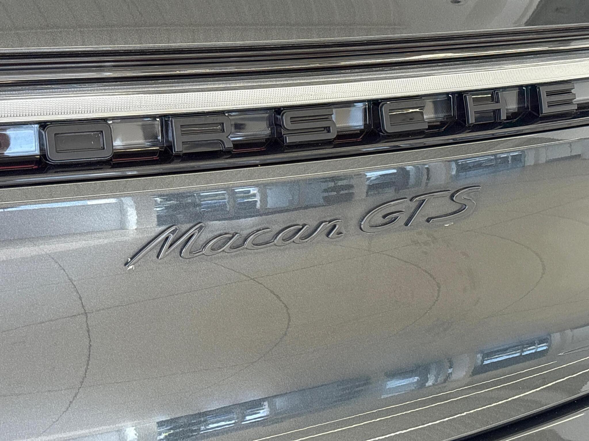 Porsche Macan view 33