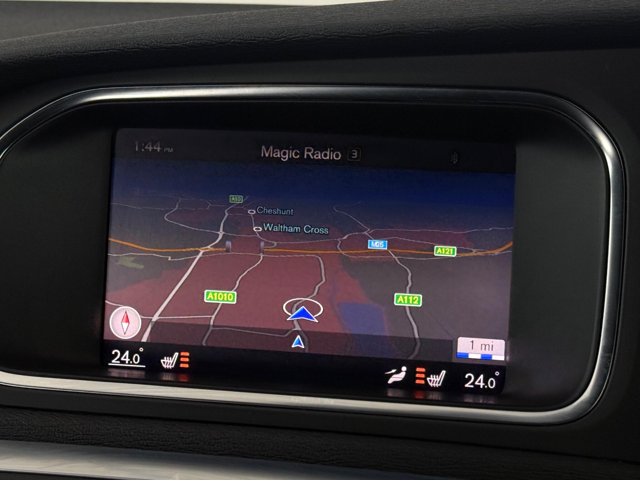 Volvo V40 view 22