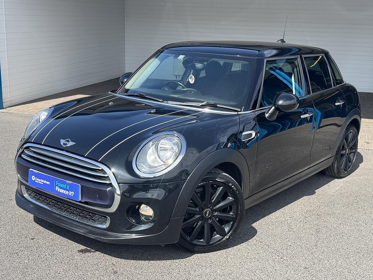 Mini Cooper view 3