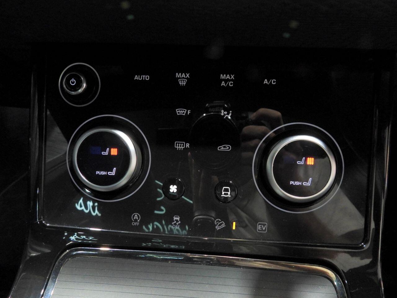 Land Rover Range Rover Evoque view 28