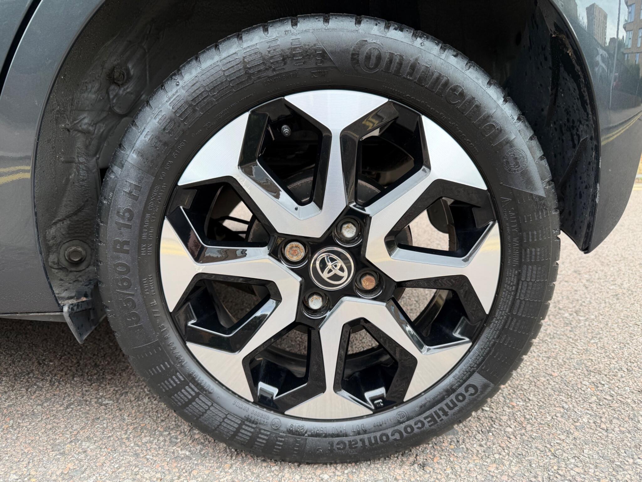 Toyota Aygo view 35