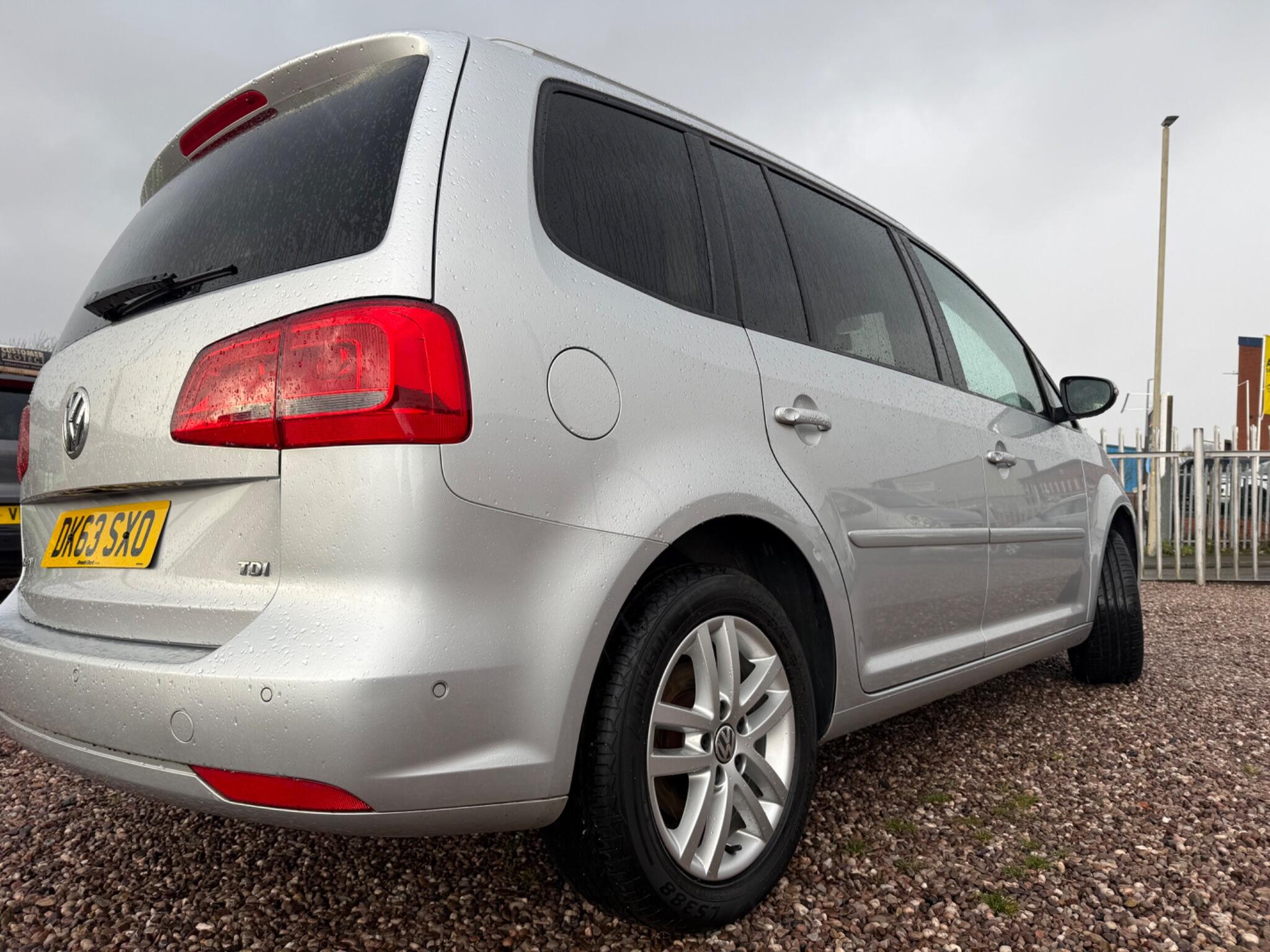 Volkswagen Touran view 12
